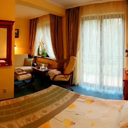 Spinaker 4* וובה