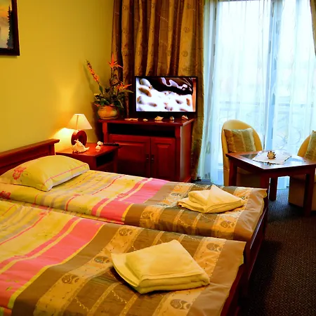 Spinaker מלון 4*