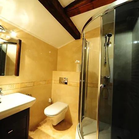 Spinaker ホテル 4*